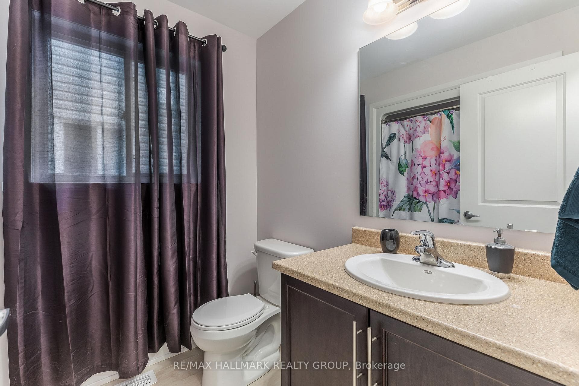 90 Vimy Ridge Crescent photo 18