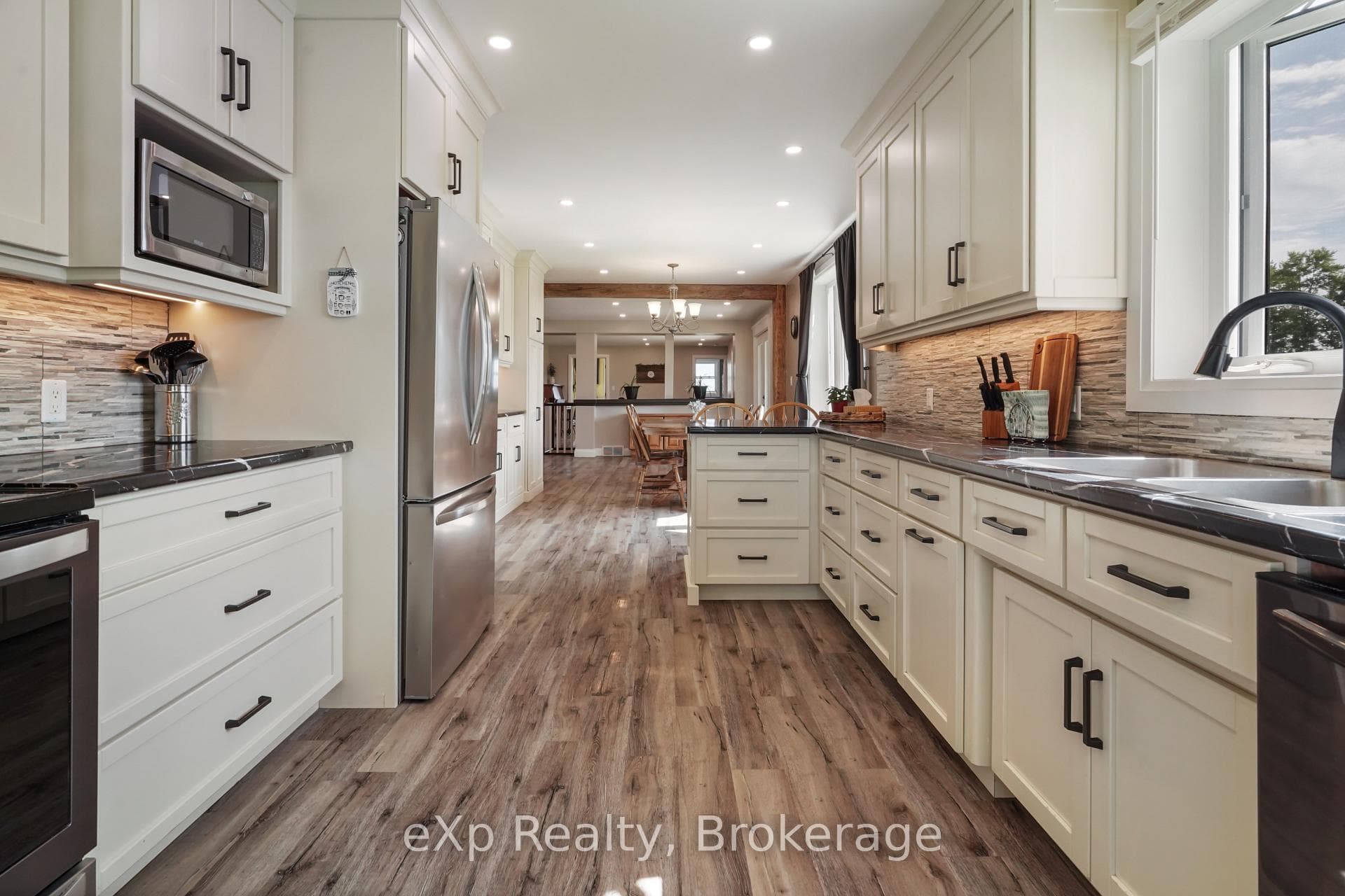 44032 Amberley Road photo 20