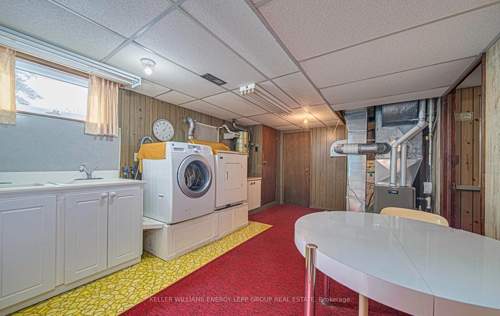 265 Gibbons Street photo 25