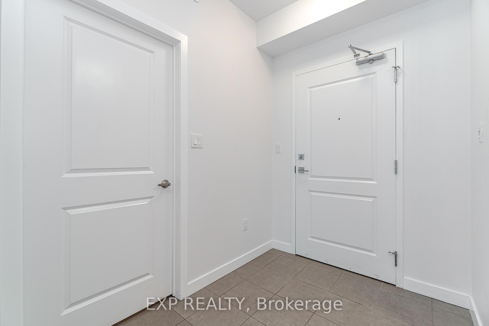 125 Shoreview Place Unit 121 photo 2