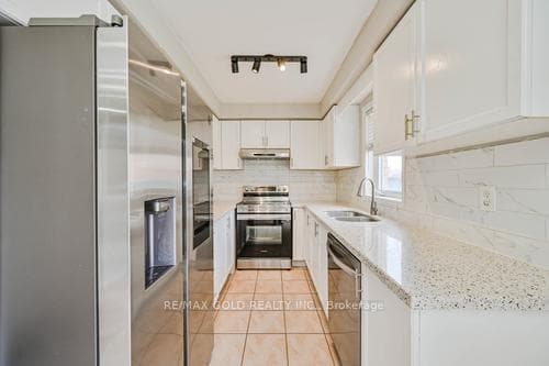 116 Heartleaf Crescent photo 10