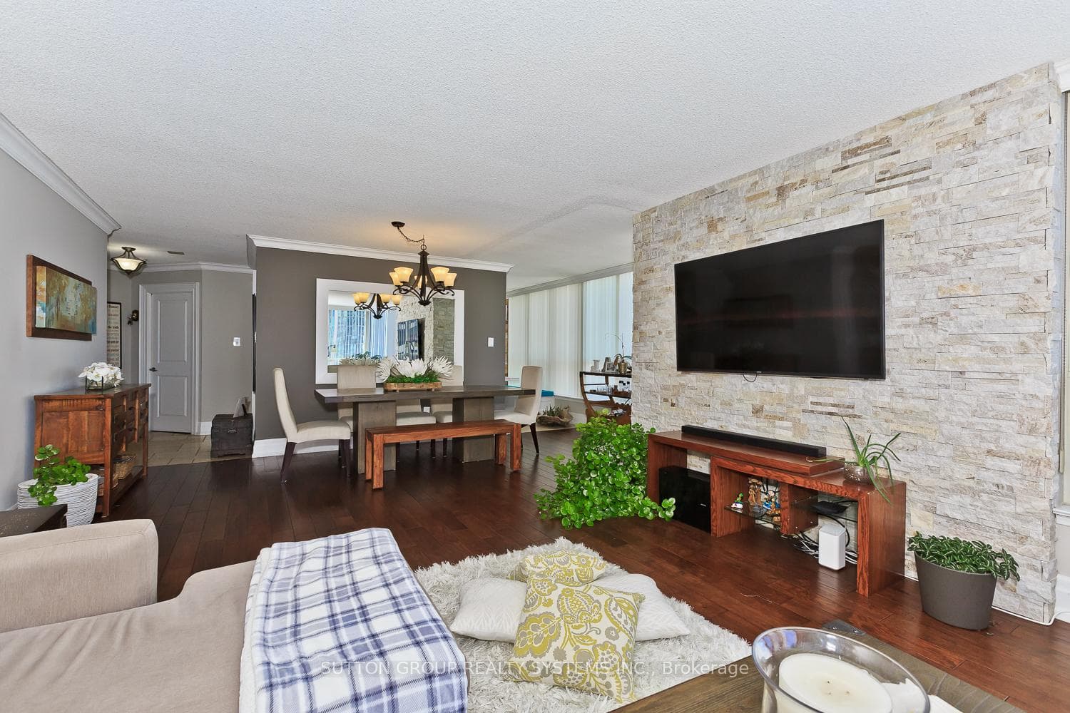 55 Elm Drive Unit 1611 photo 18