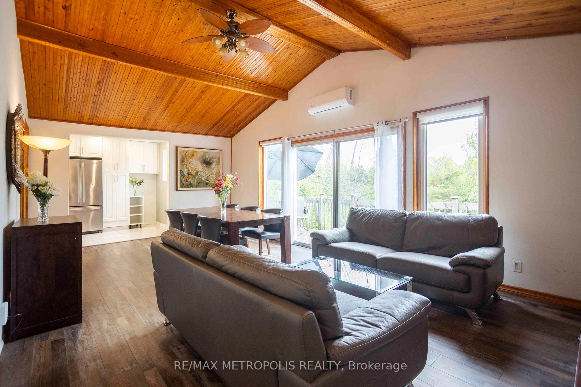 56 Georgian Manor Drive photo 5