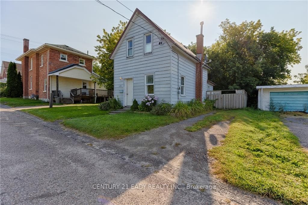 131 PATRICK Avenue photo 3