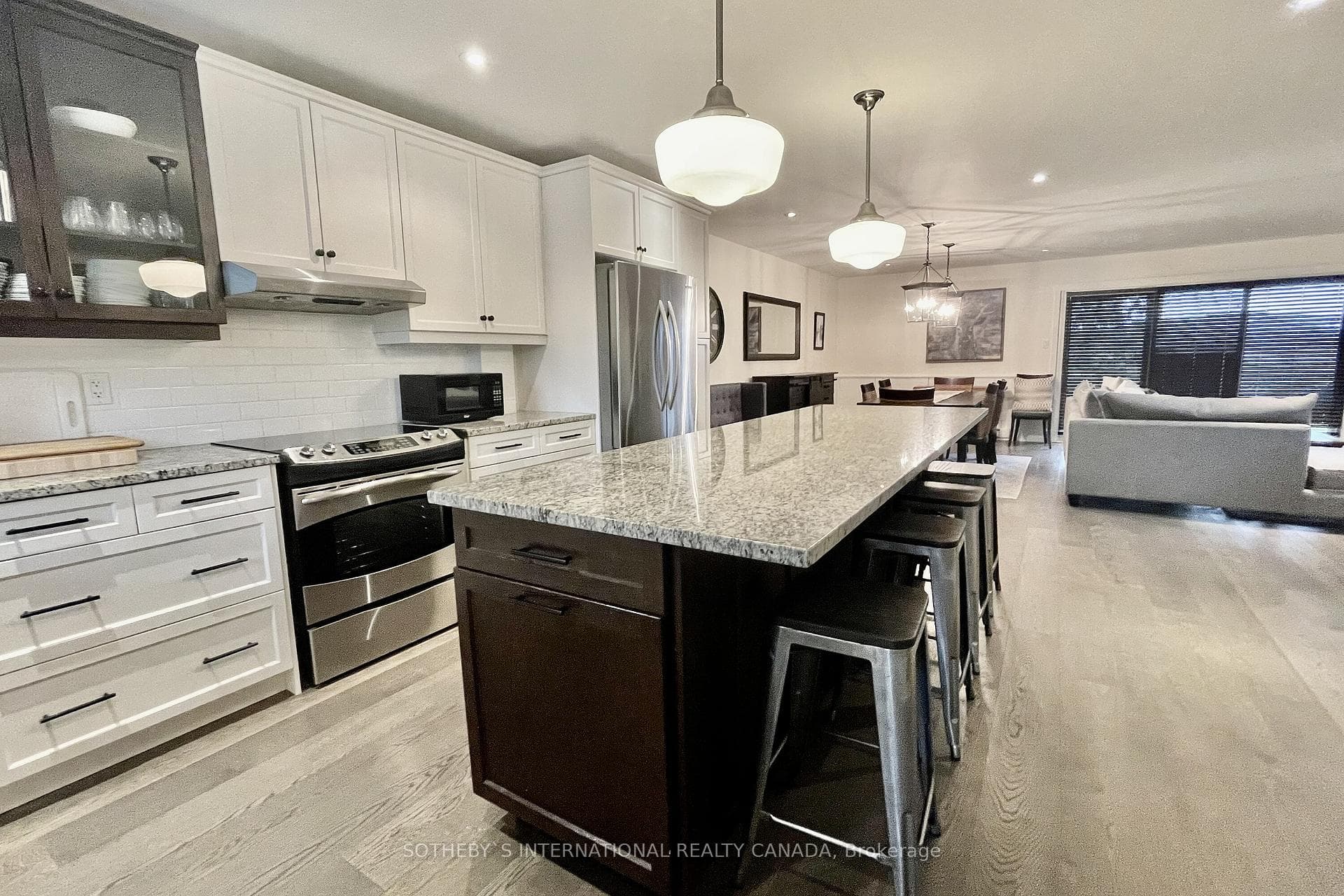 571 Oxbow Crescent Unit 11 photo 15
