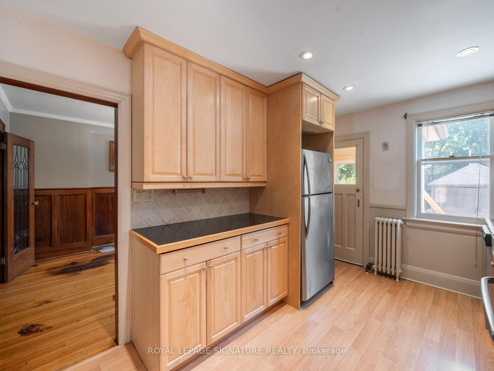 511 Donlands Avenue photo 12