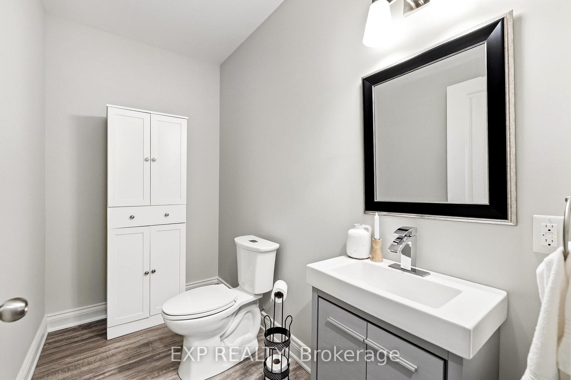 726 Elmer Hutton Street photo 39