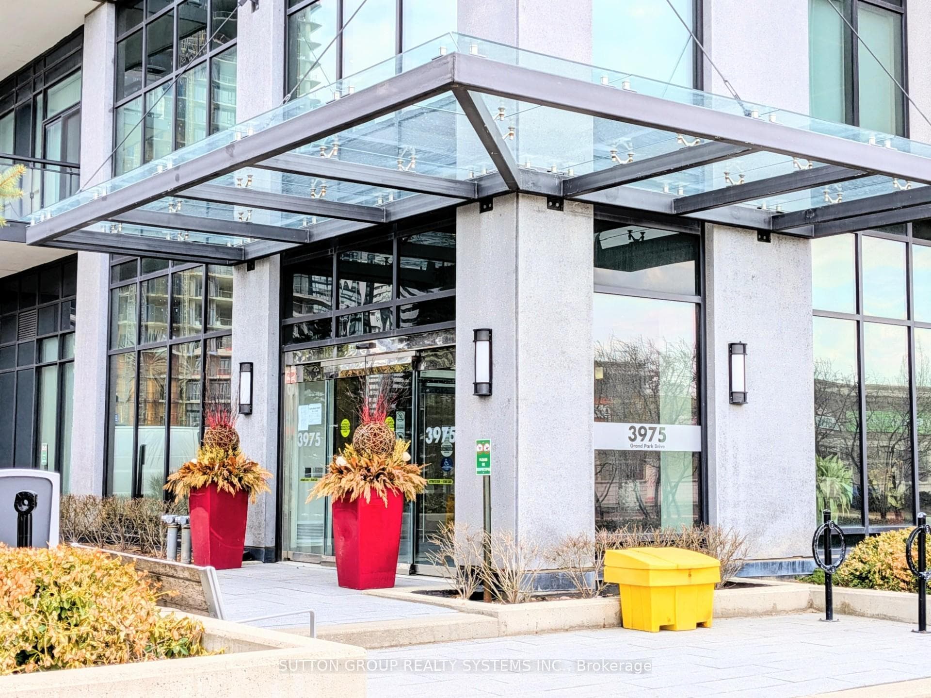 Bldg entry