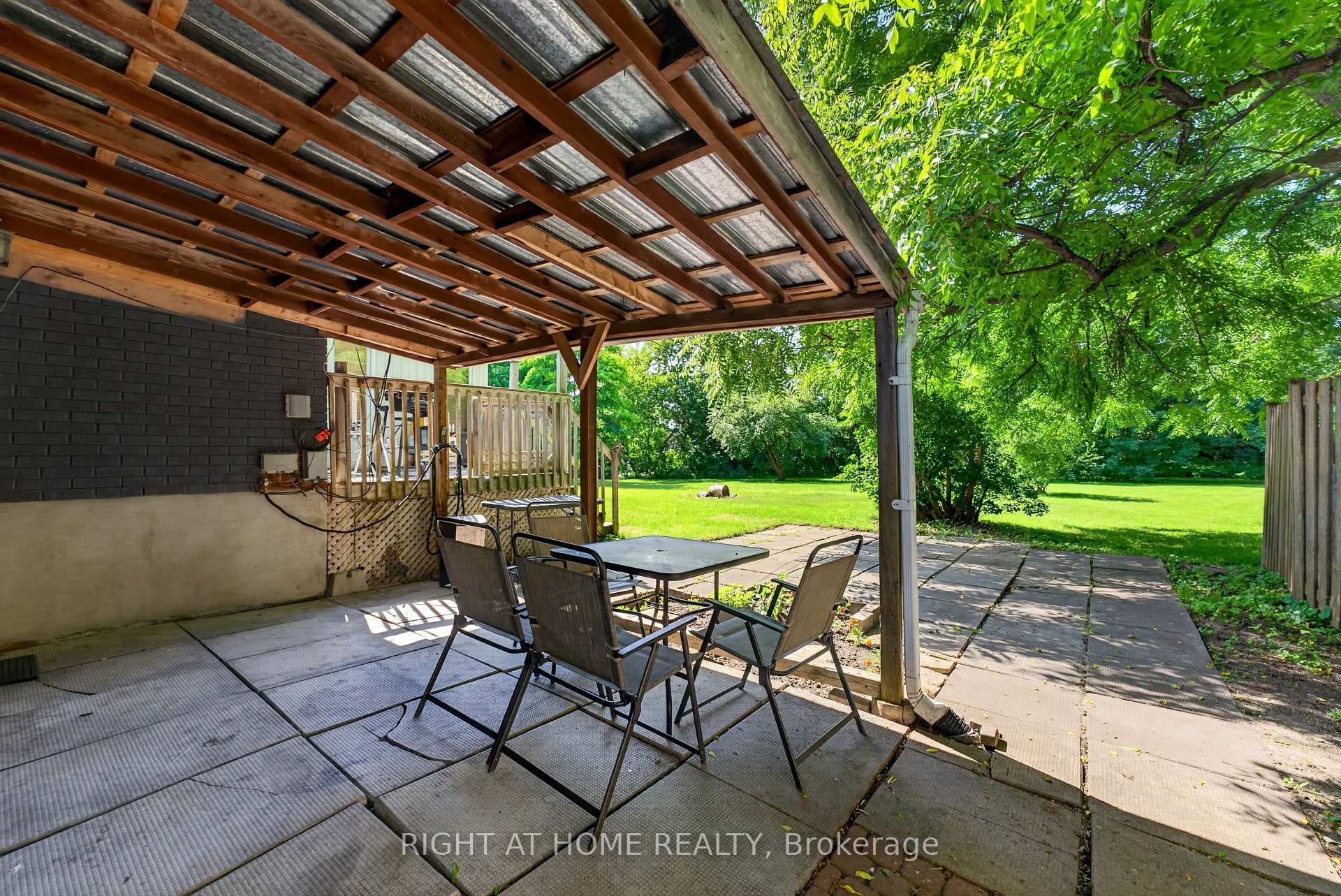 60 Westwood Drive photo 23
