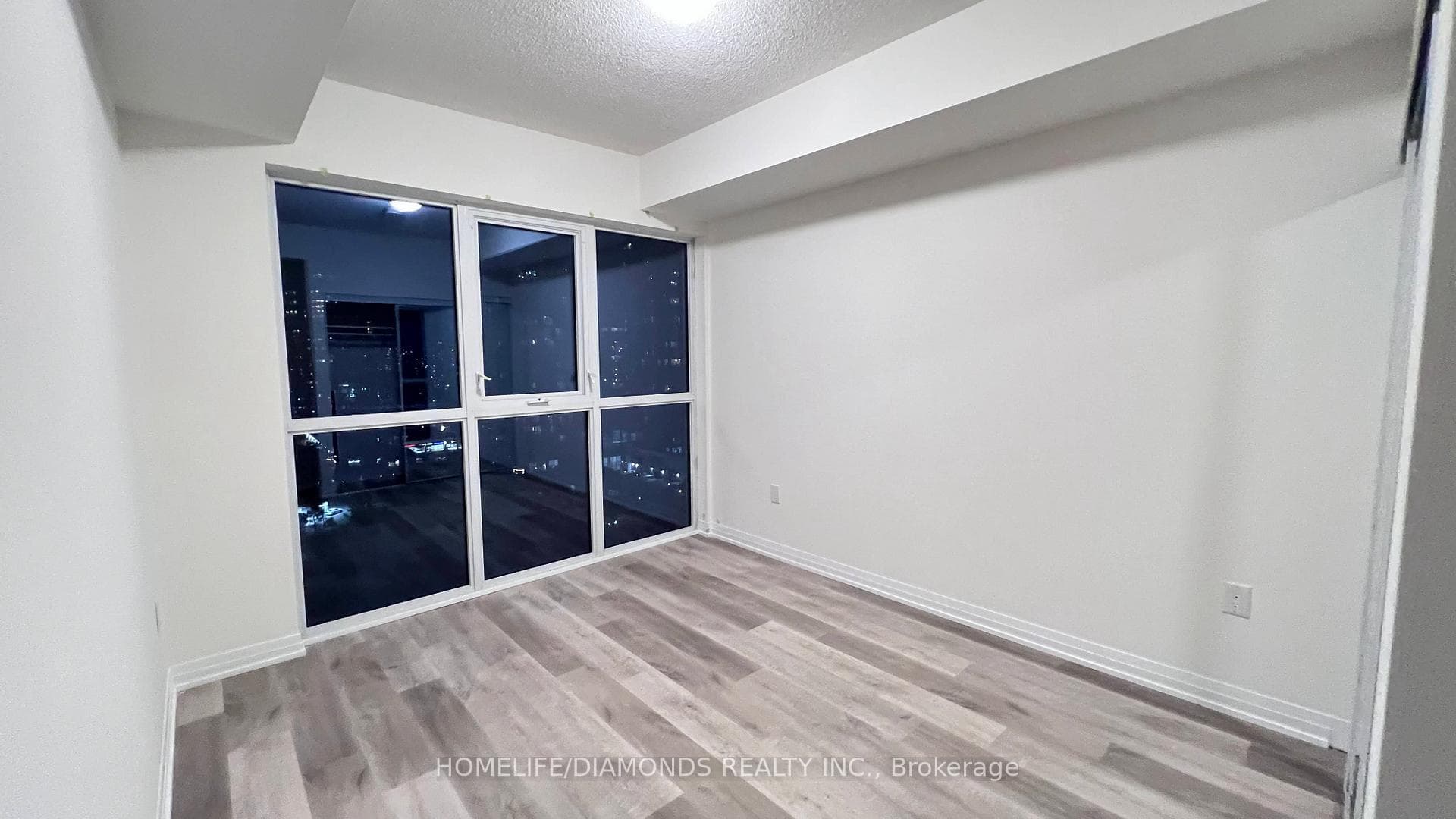 15 WATER GARDEN Drive Unit 1203 photo 8