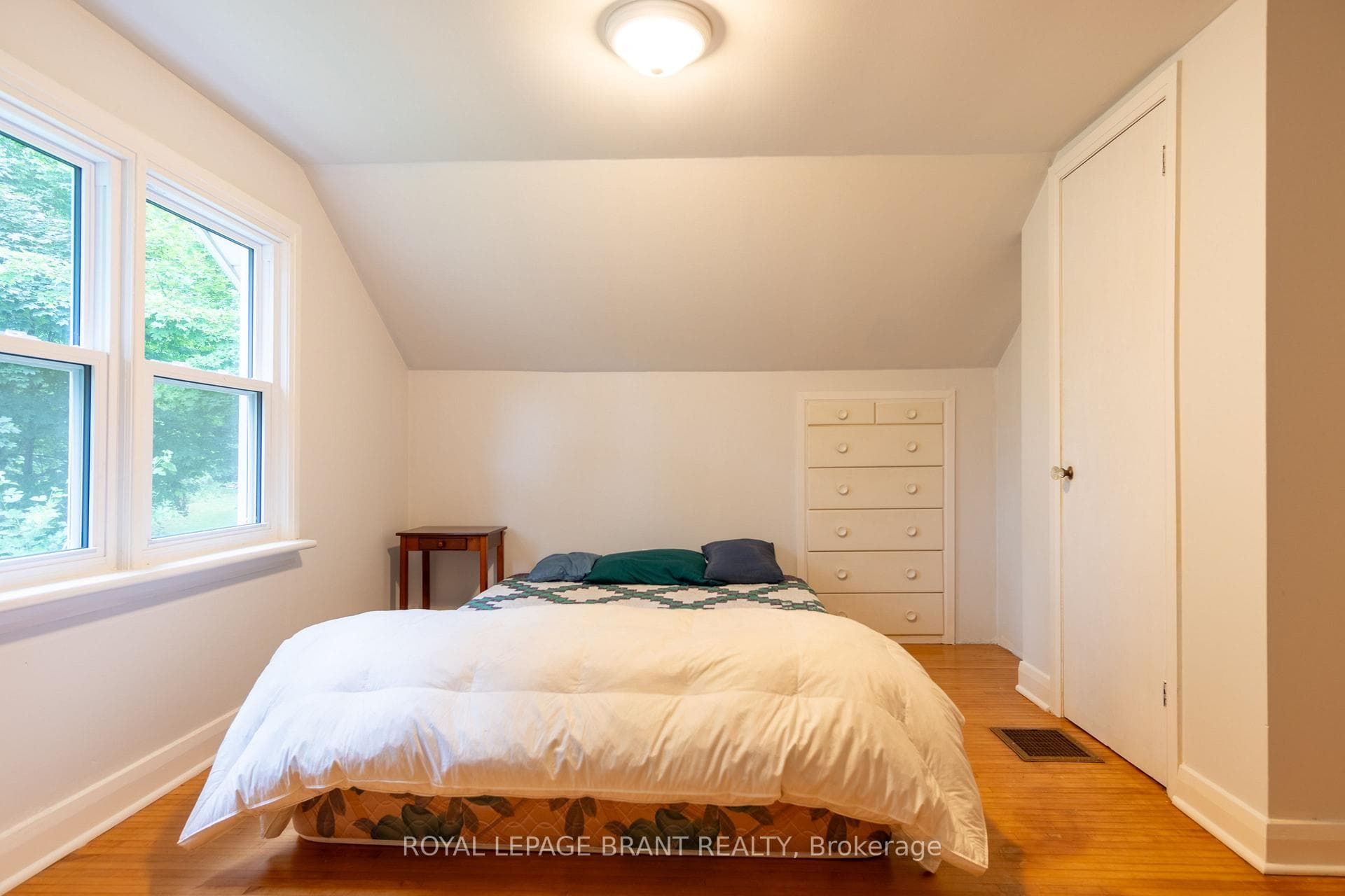 21 Talbot Street photo 36