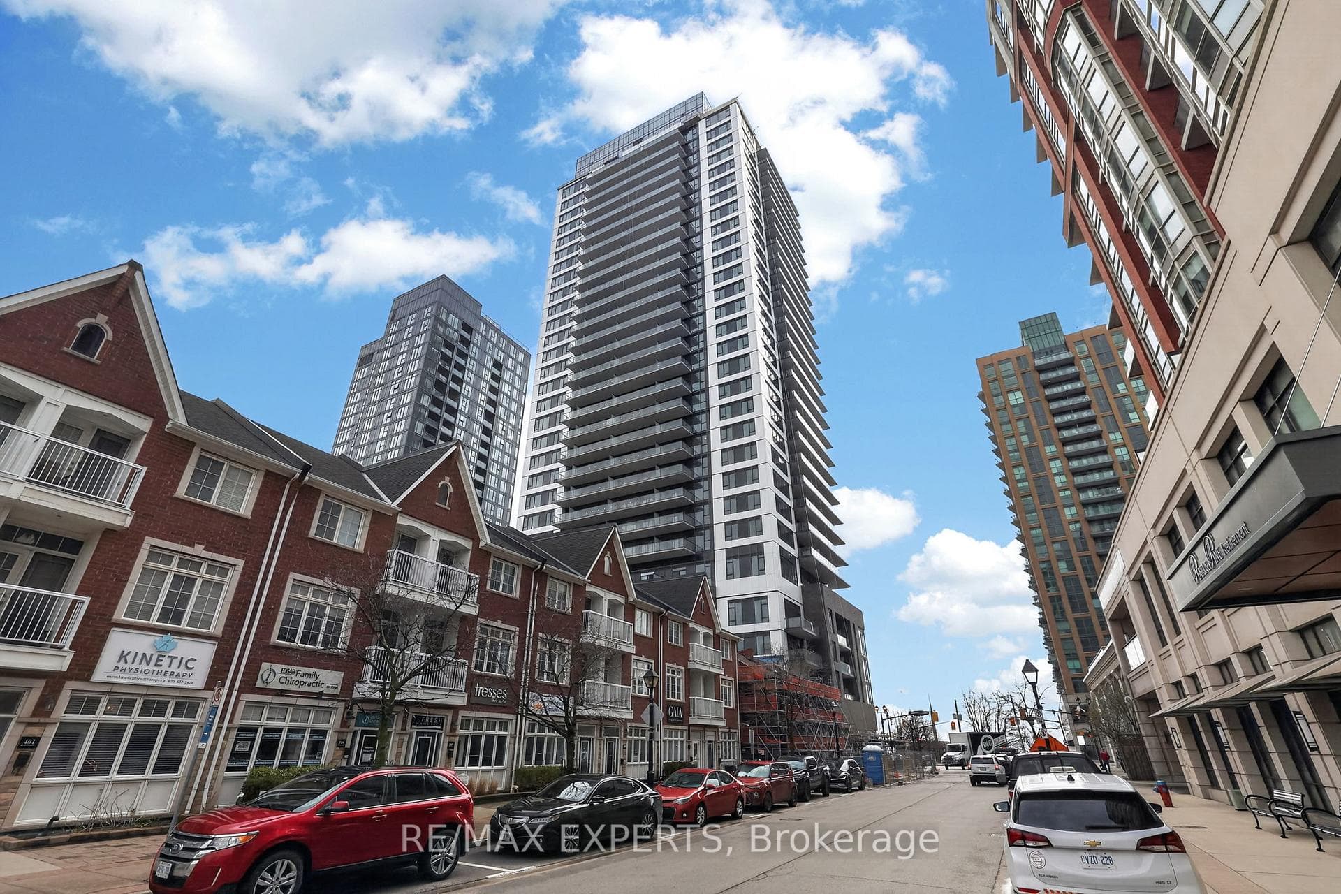 2075 Lakeshore Road Unit 204 photo 4