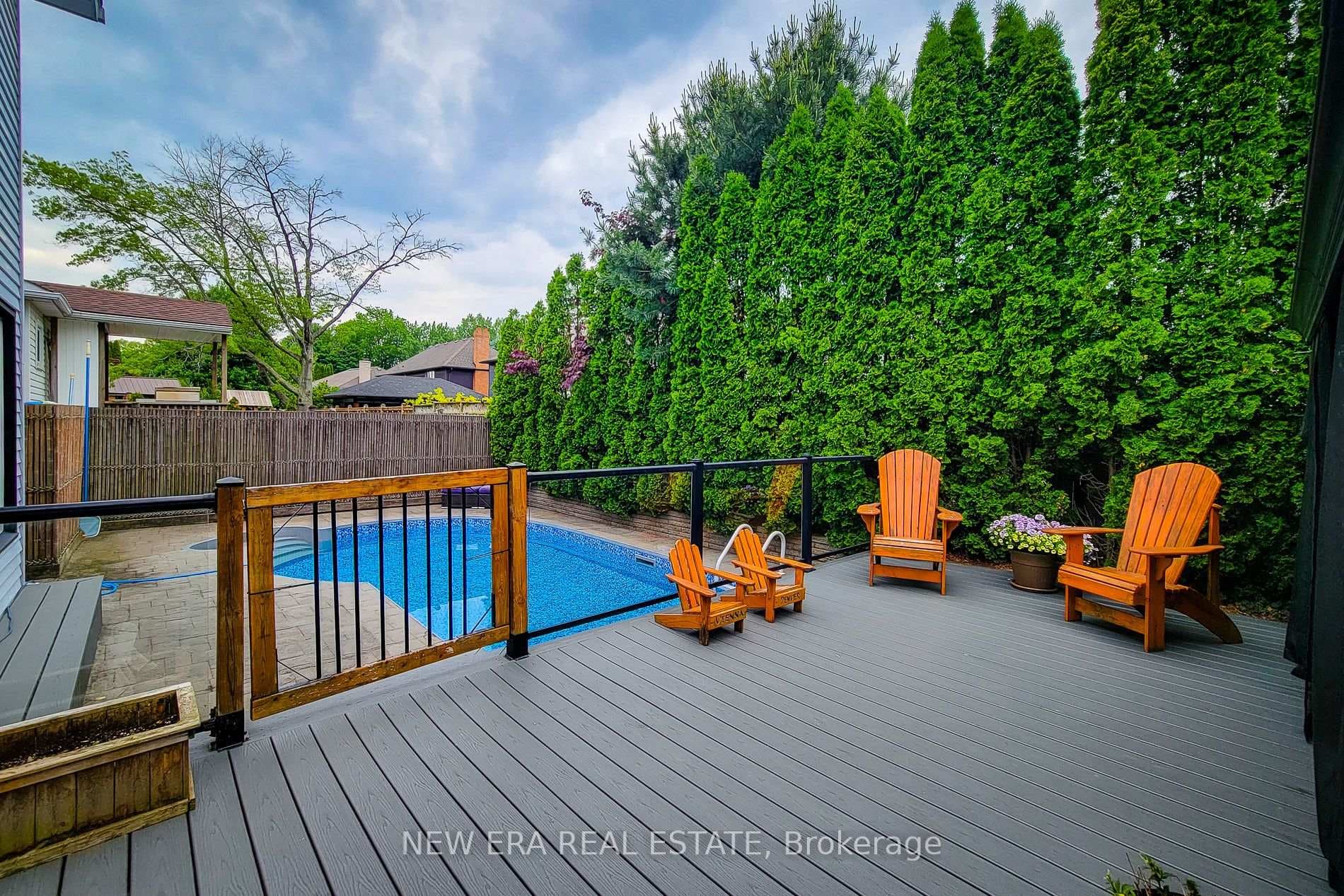 29 Woodside Square photo 7