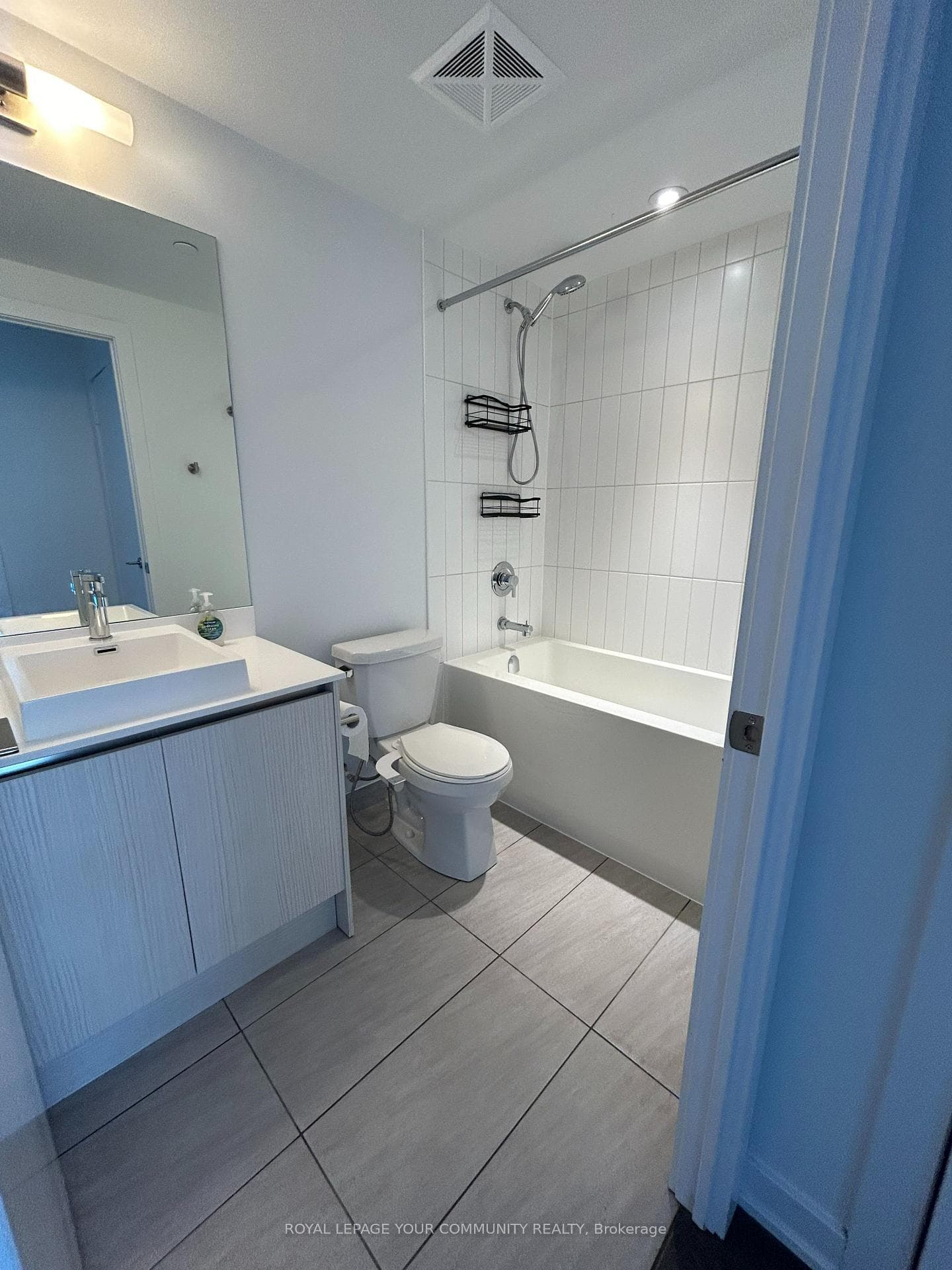 Toilet with Bidet System and Deep Soaker Tub