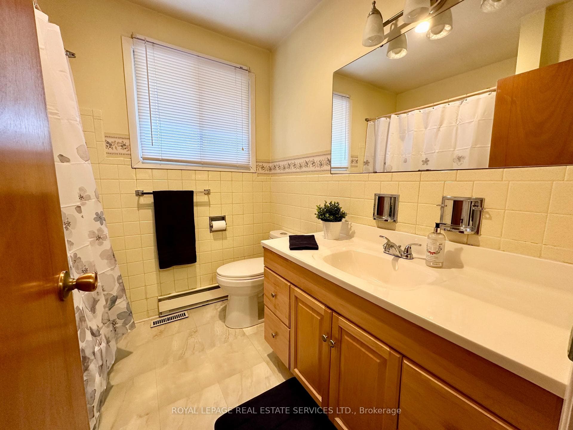 2423 Genevieve Drive photo 13