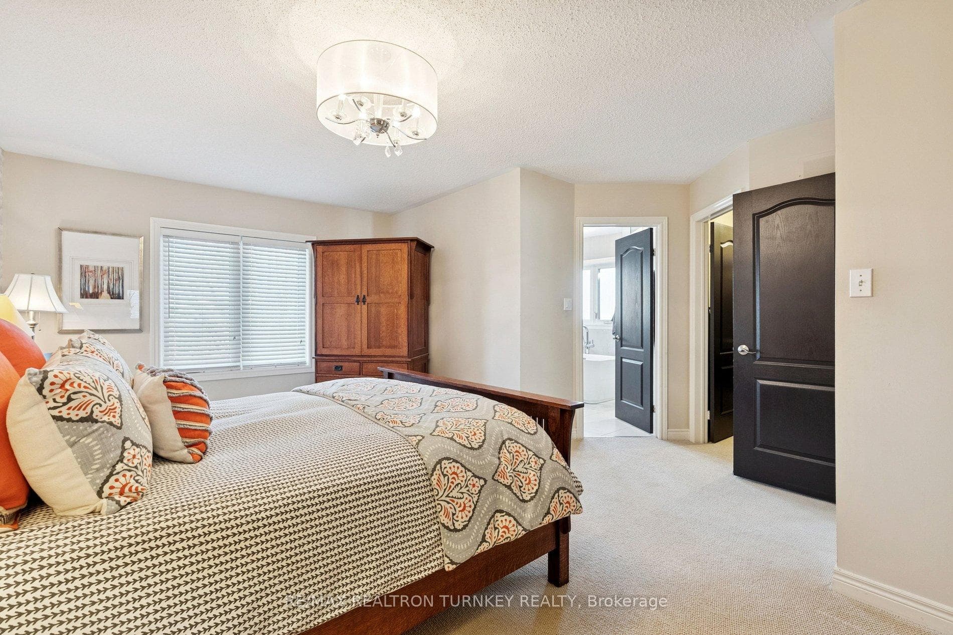 Upgraded Lighting and Spacious Ensuite!