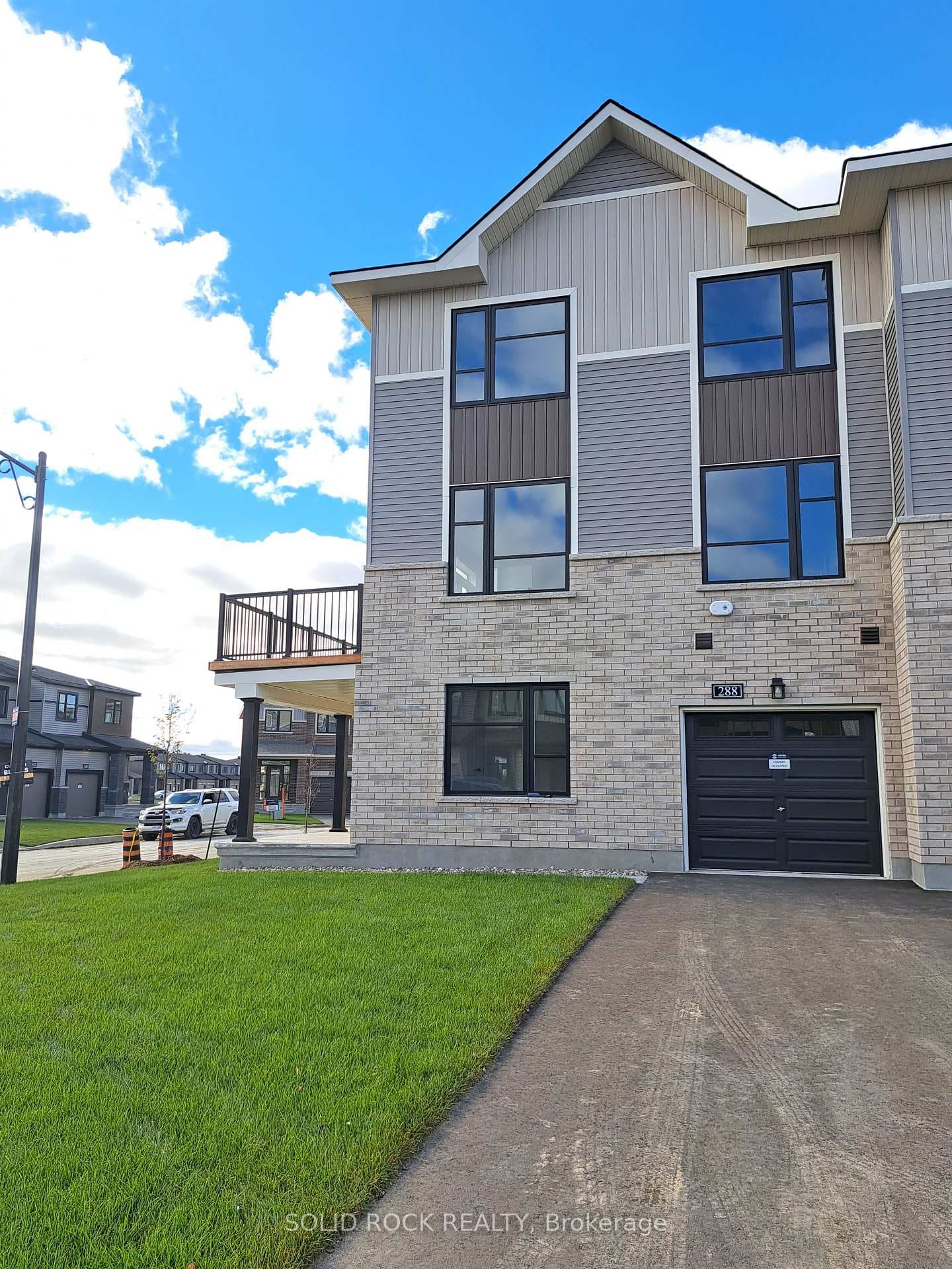 288 Elsie Macgill Walk photo 1