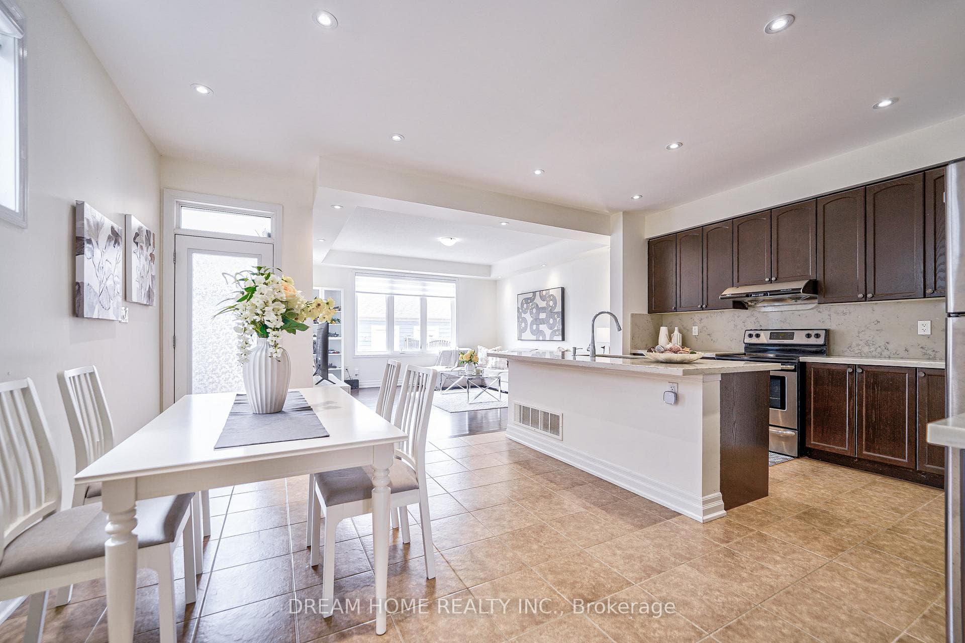 84 Terry Fox Street photo 9
