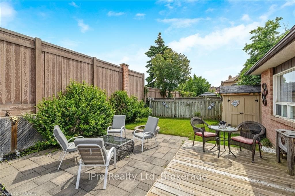 7 CALVERT Drive photo 32