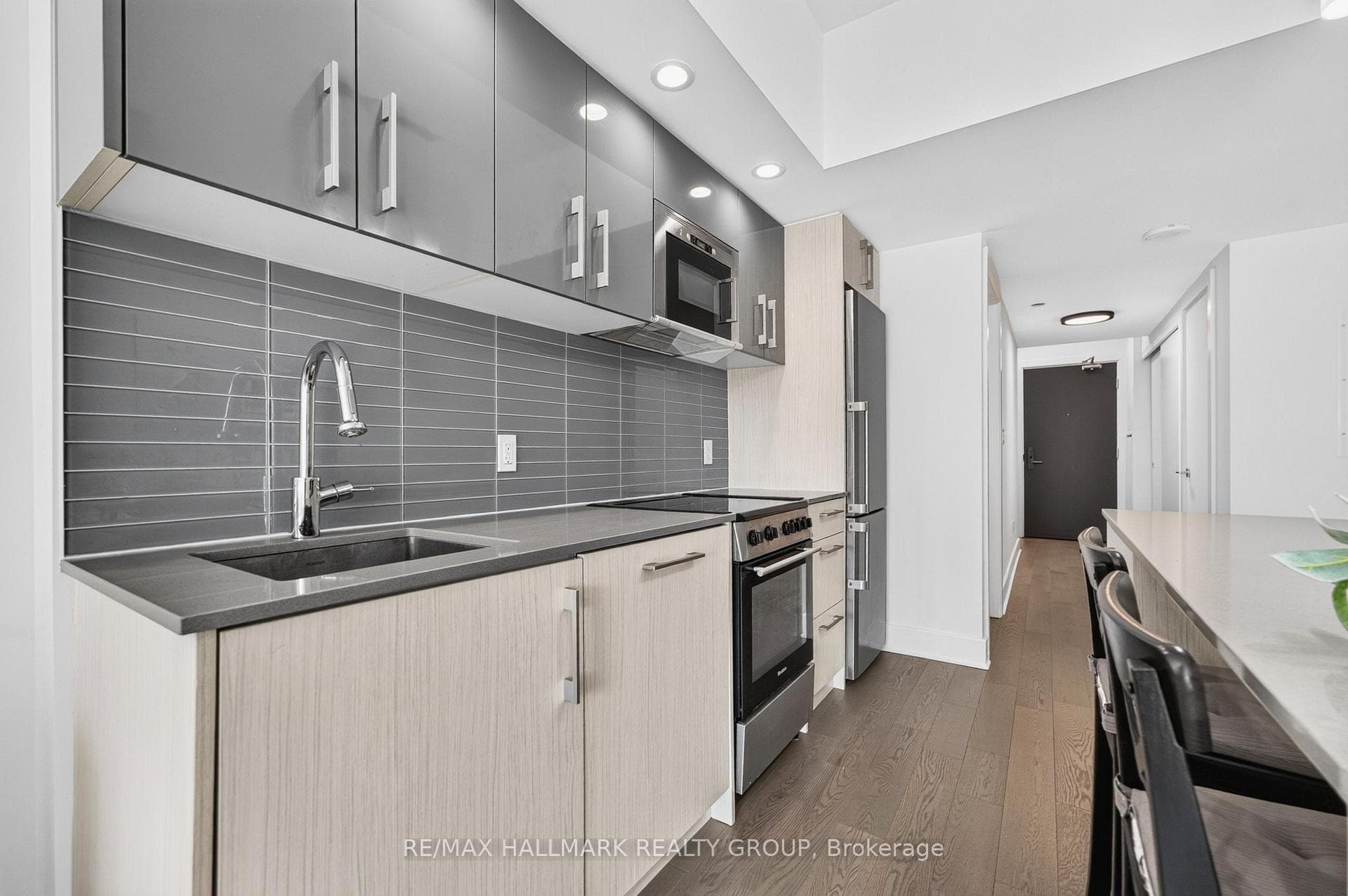 255 Bay Street Unit 201 photo 14