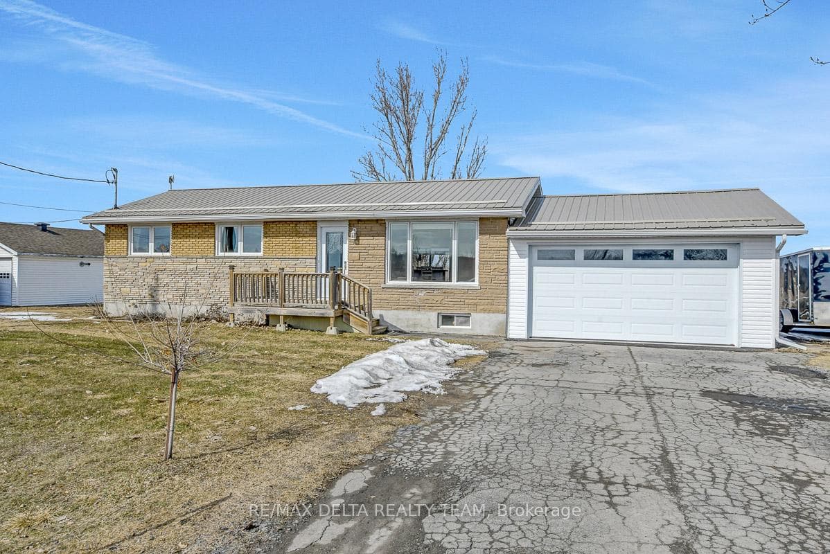 6591 Russell Road photo 3