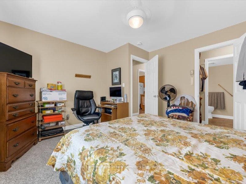 81 Hamilton Street photo 16