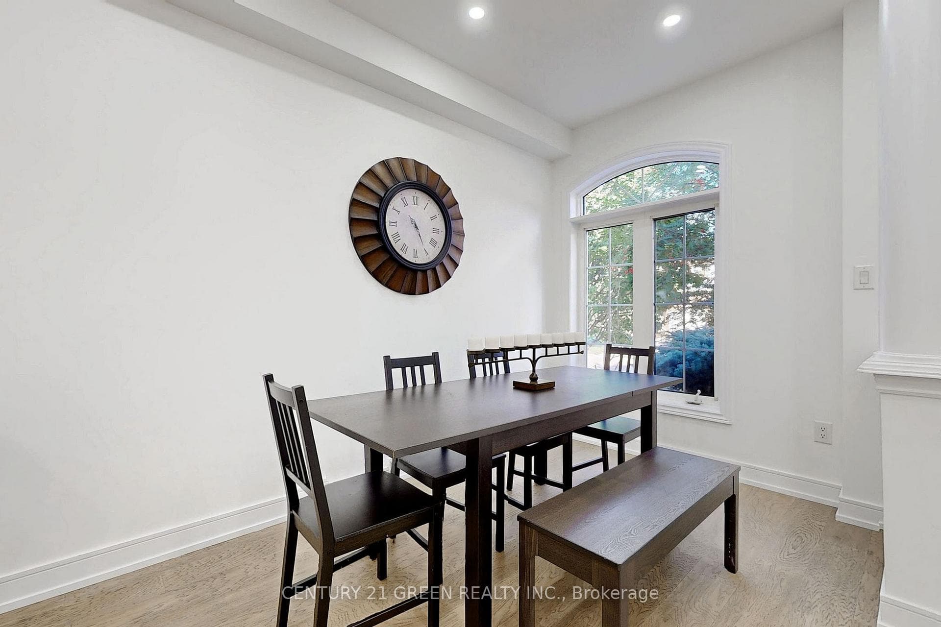 148 Swindale Drive photo 5