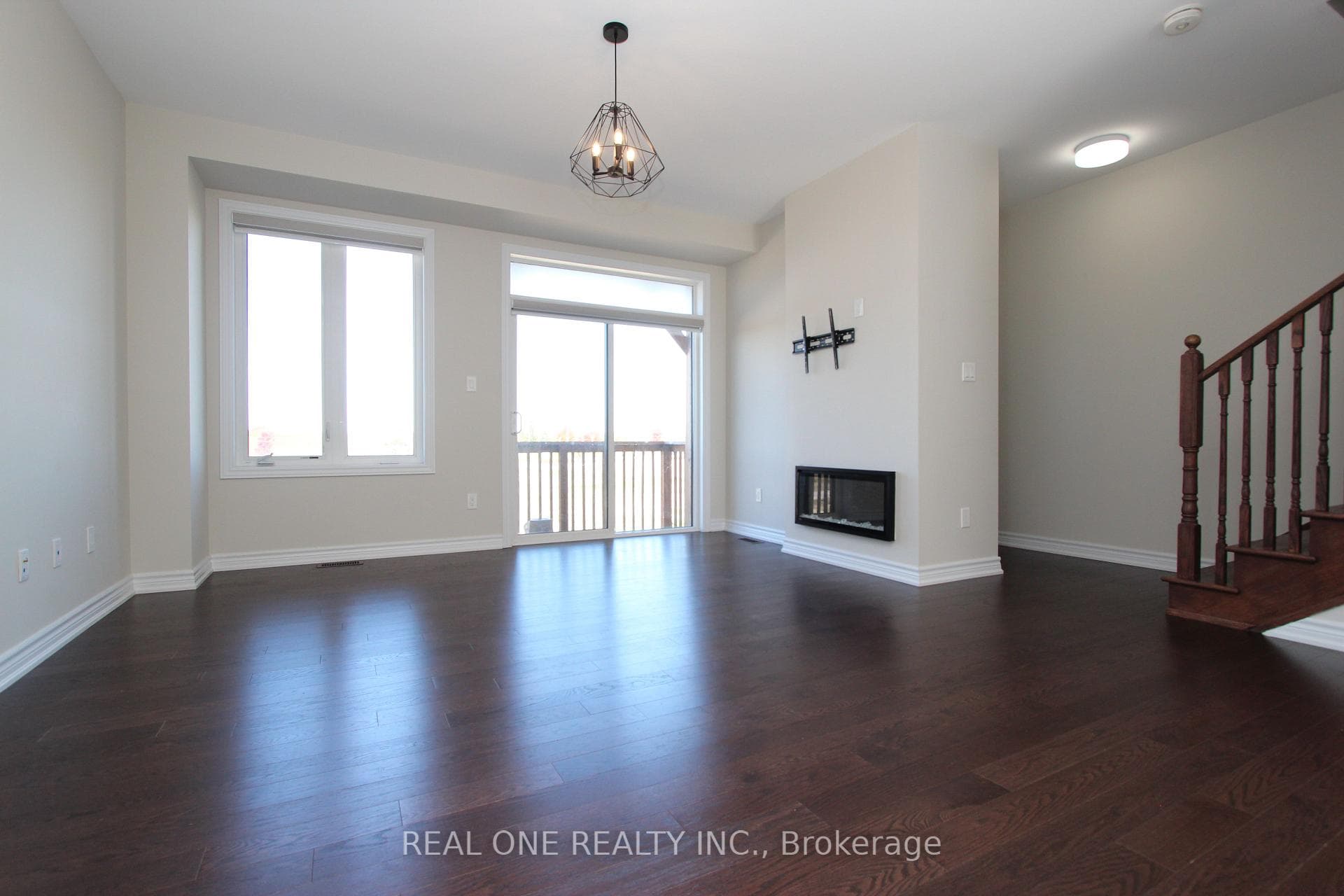 14 Douet Lane photo 5