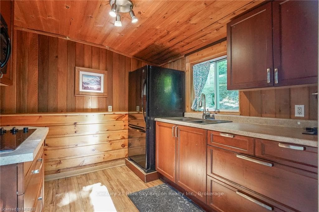 565 ANITA Avenue photo 12