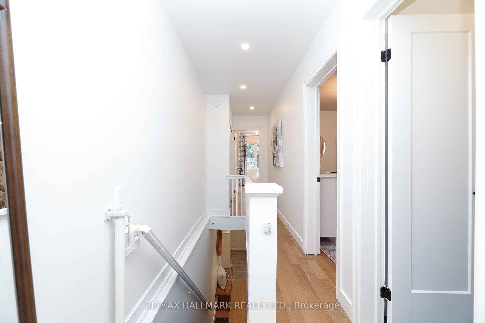 339 Scarborough Road photo 20