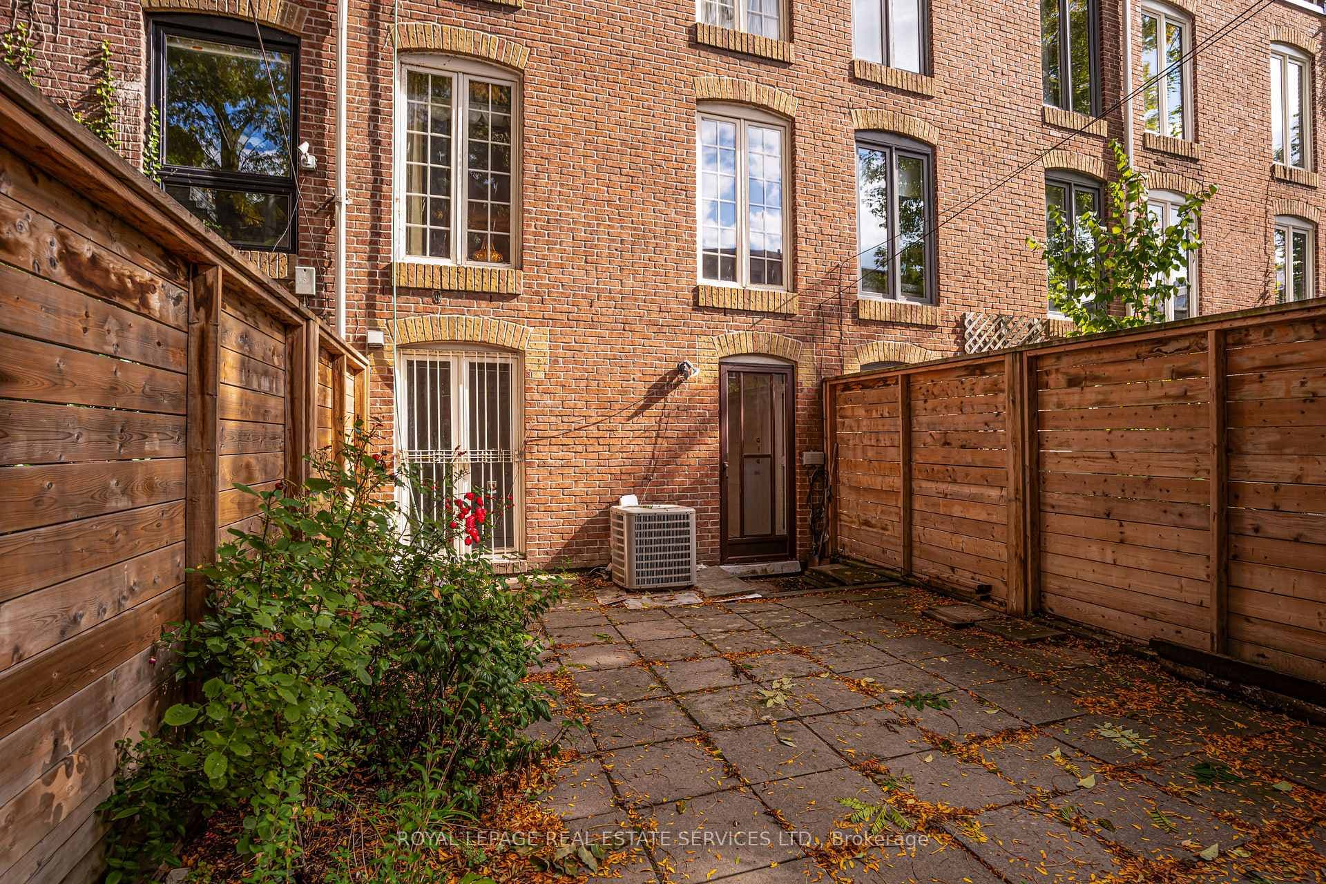 64 Arnold Avenue photo 40