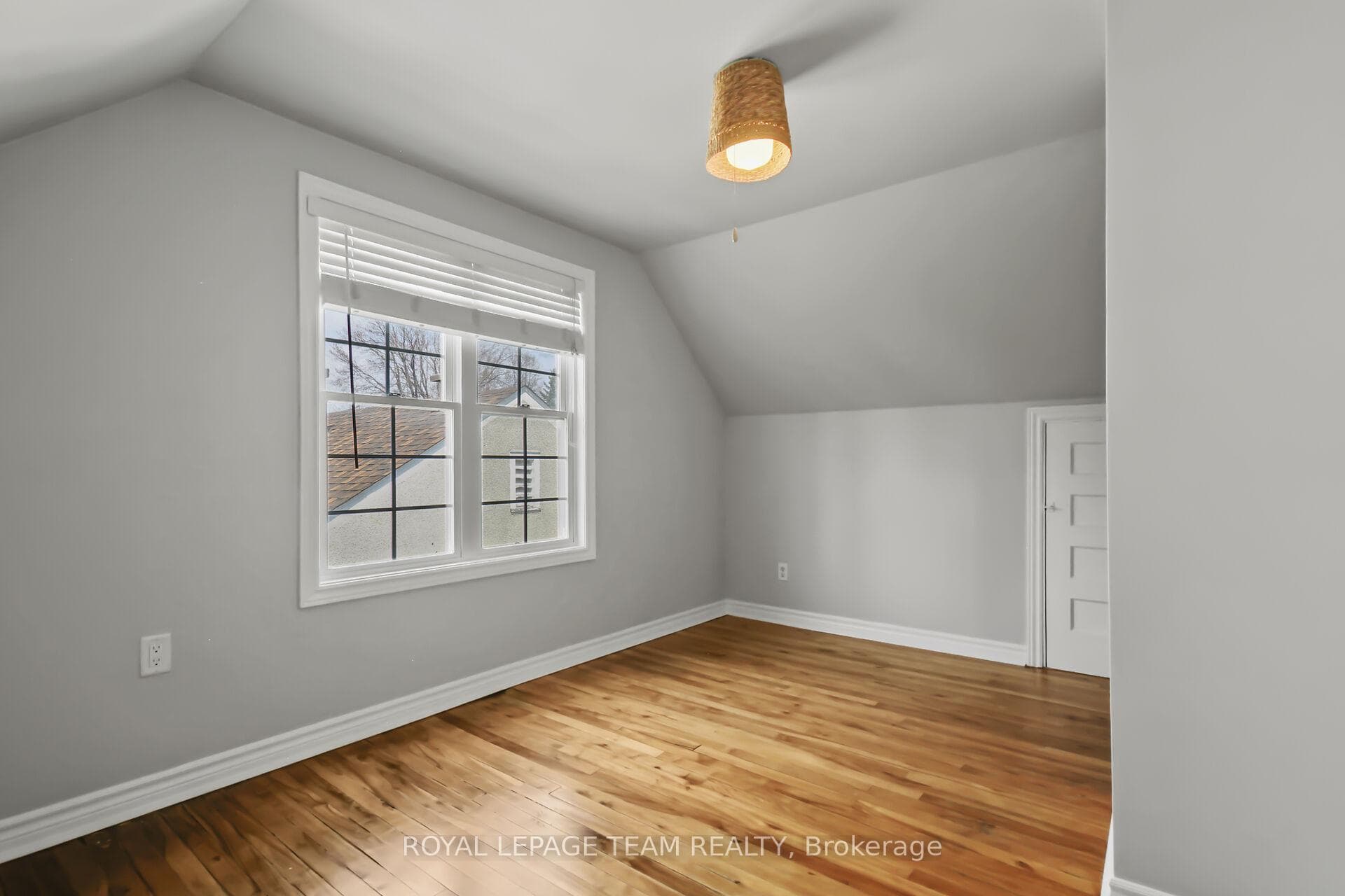 100 Harrold Place photo 29