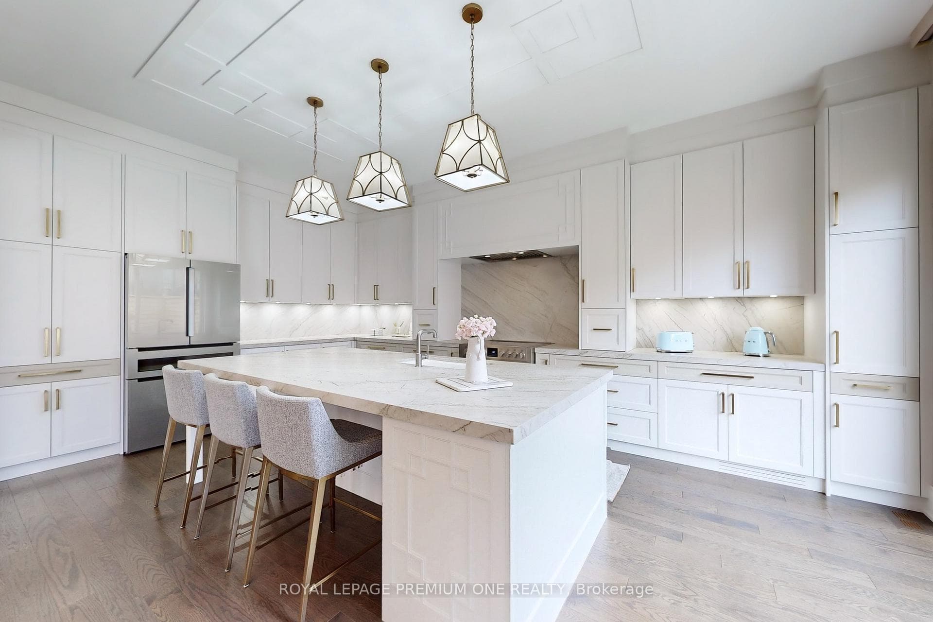 133 Cannes Avenue photo 15