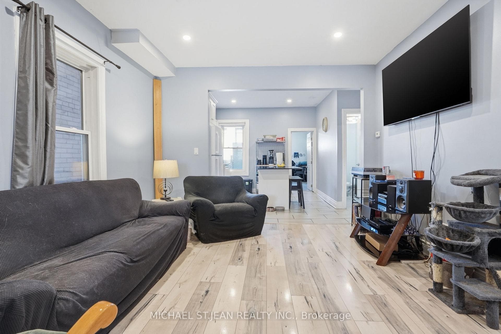 75 Niagara Street photo 7