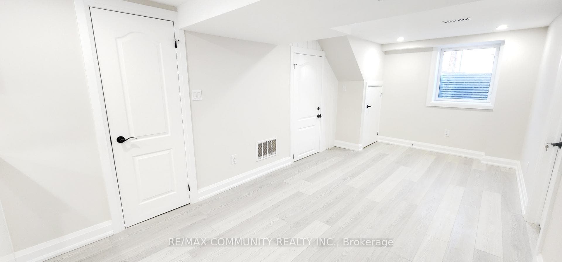 55 Flintwick Drive photo 3