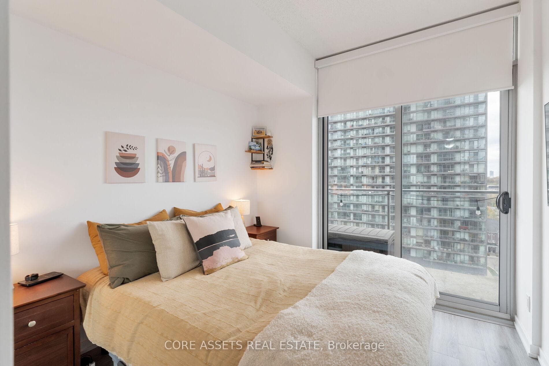 103 The Queensway Avenue Unit 1013 photo 12