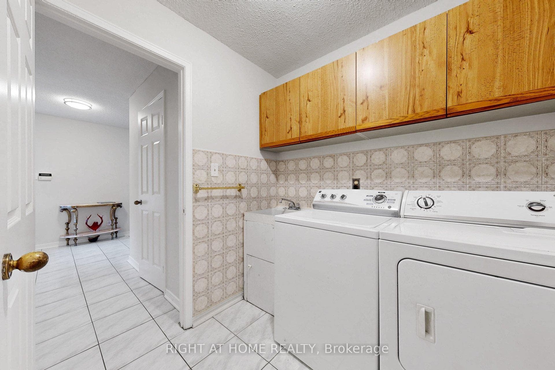 103 Heatherton Way photo 7