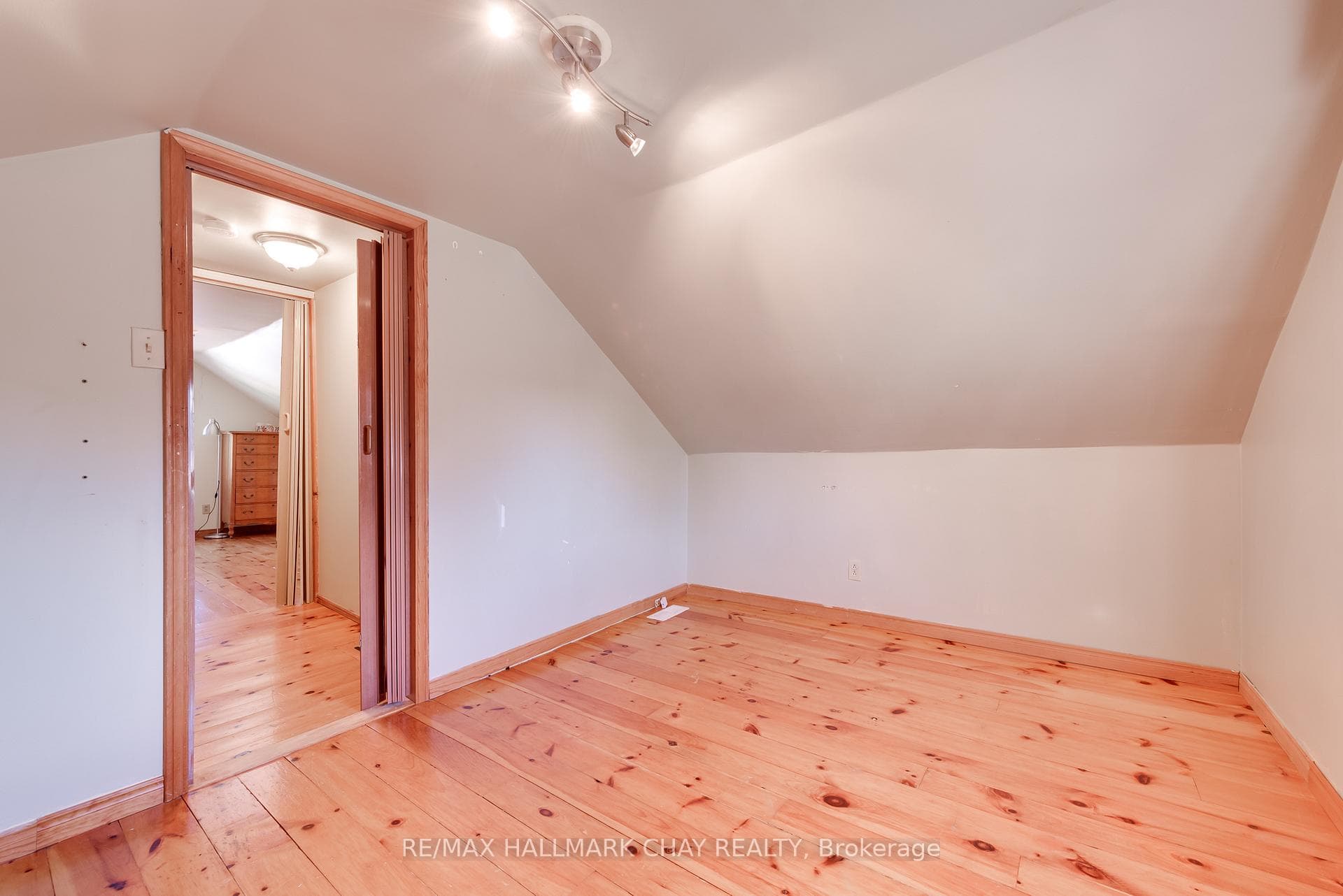 377 Forest Avenue photo 23