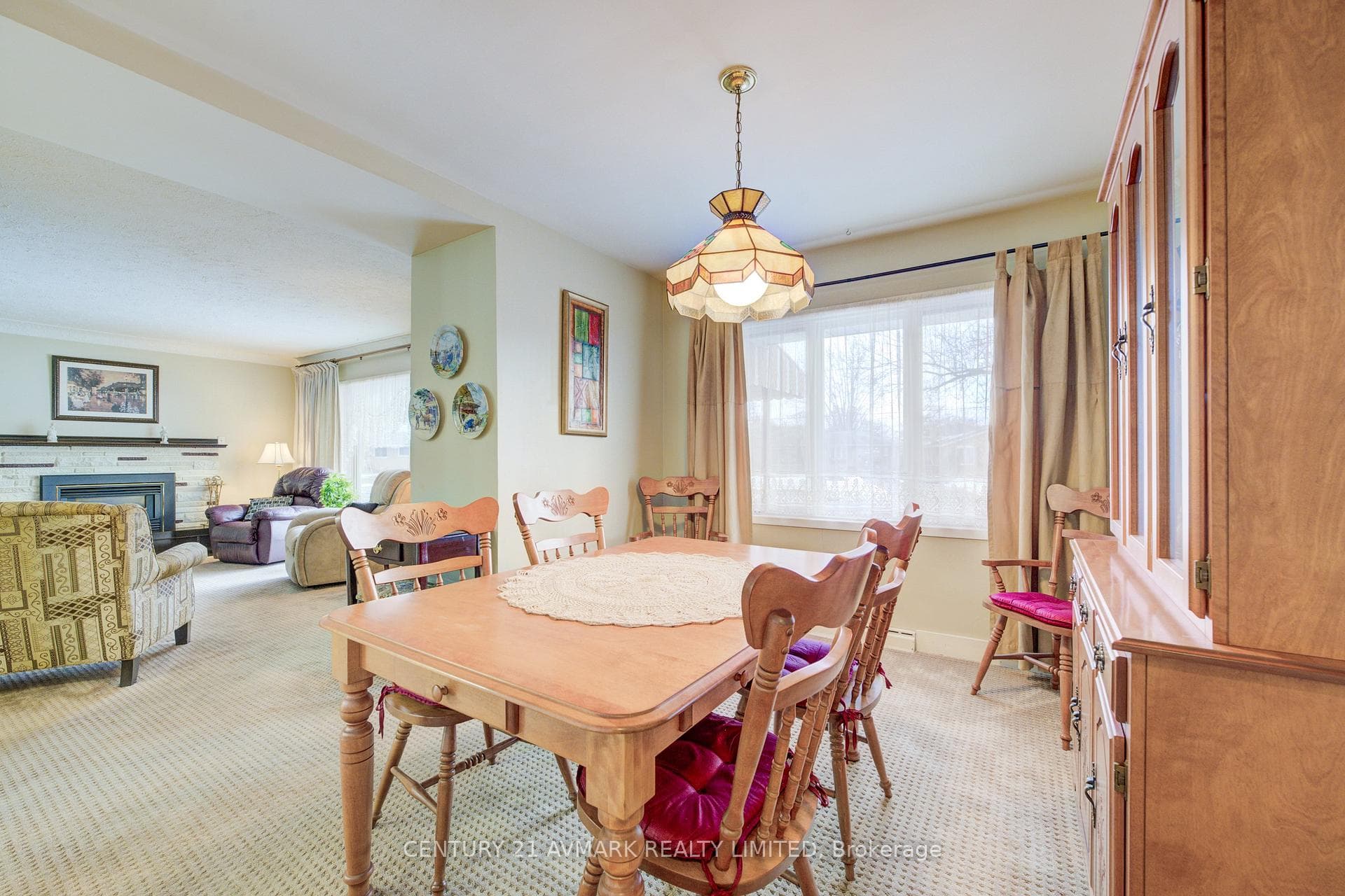 621 Carlton Street photo 9
