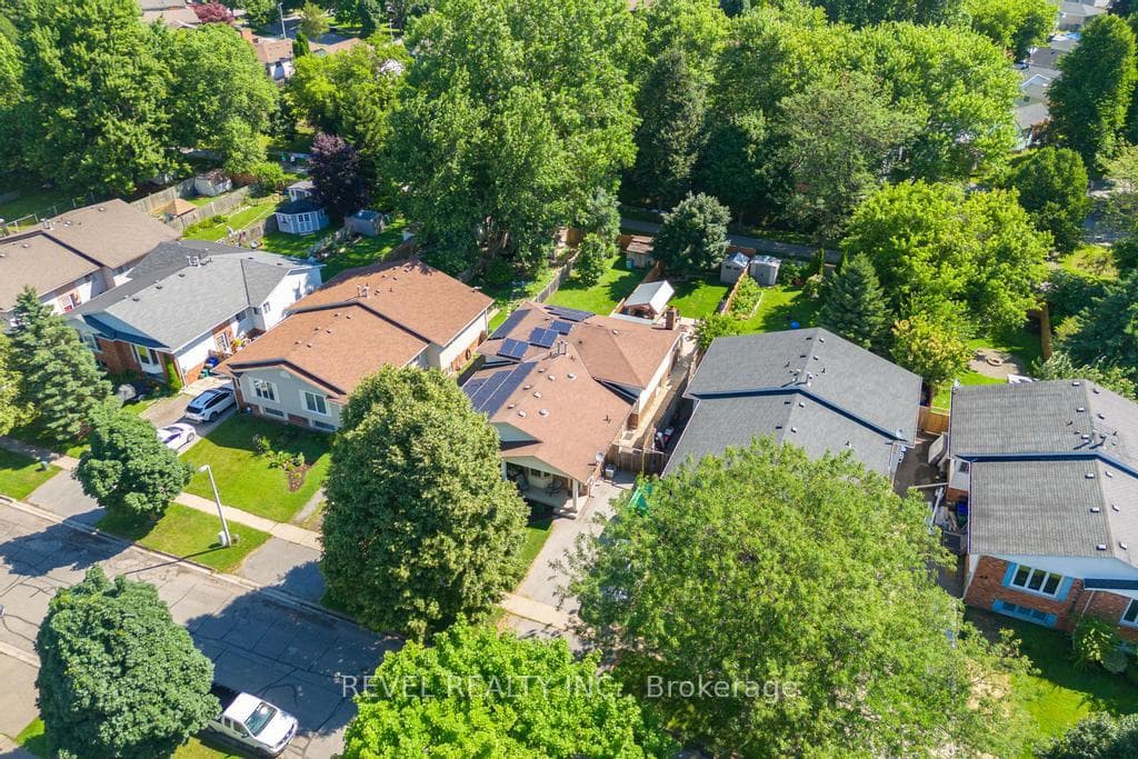 95 Chapel Hill Crescent photo 32