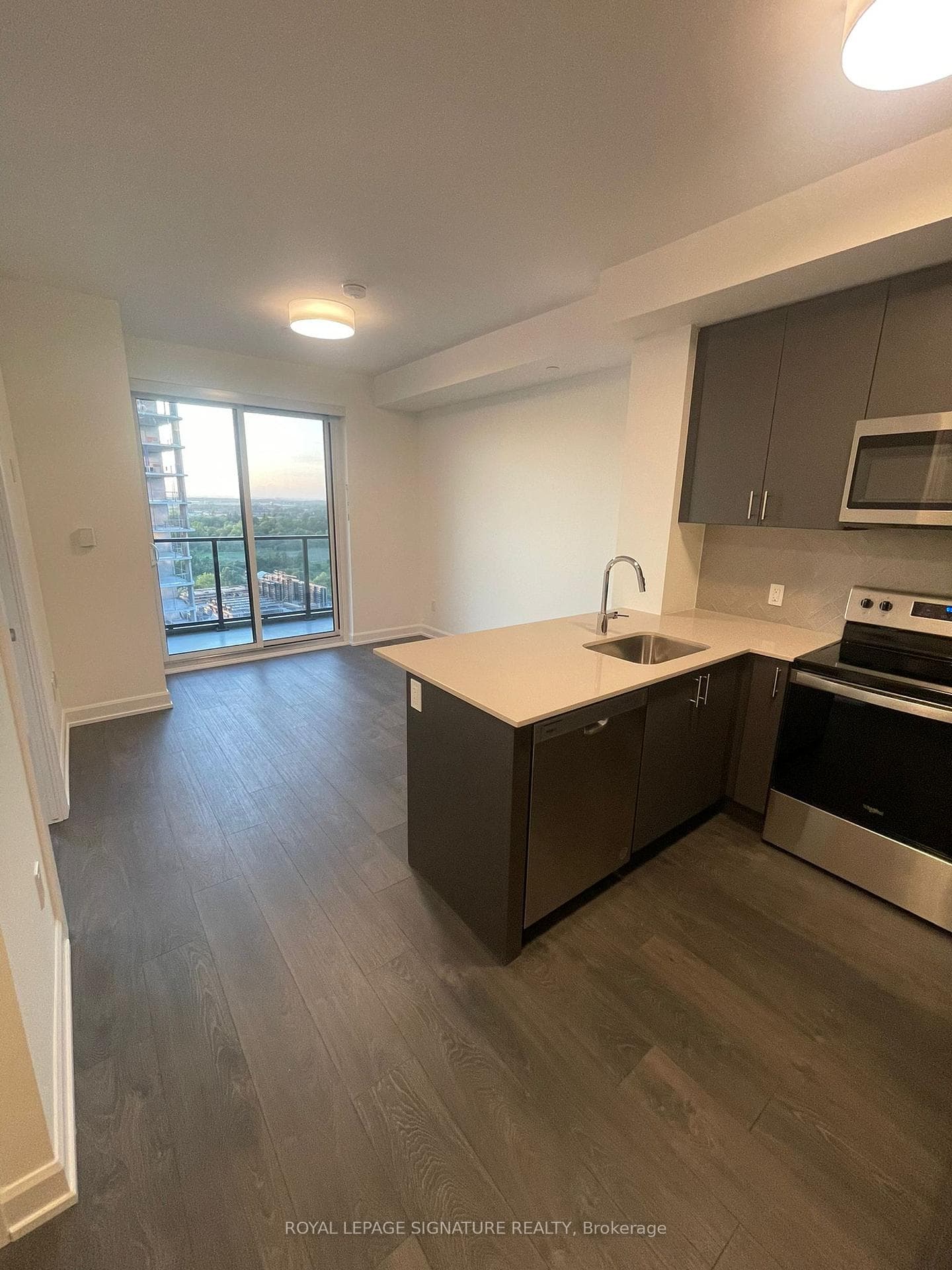 3220 William Coltson Avenue Unit 1407 photo 4