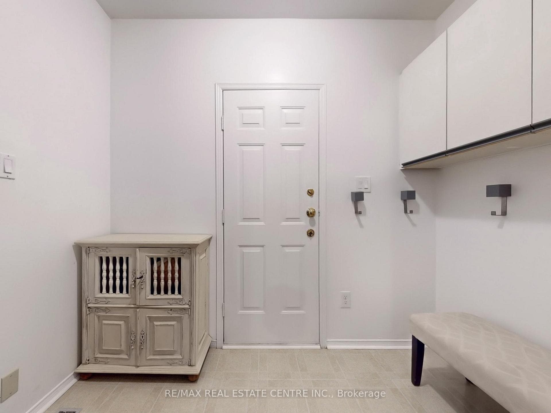 4026 Renfrew Crescent photo 22