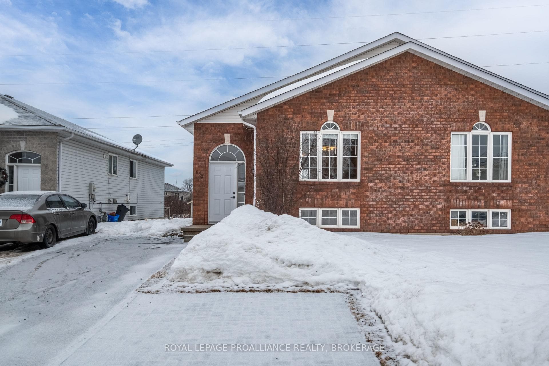 832 Peachwood Street photo 2