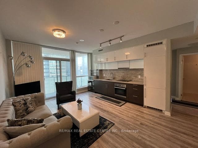 8 Mercer Street Unit 1612 photo 3