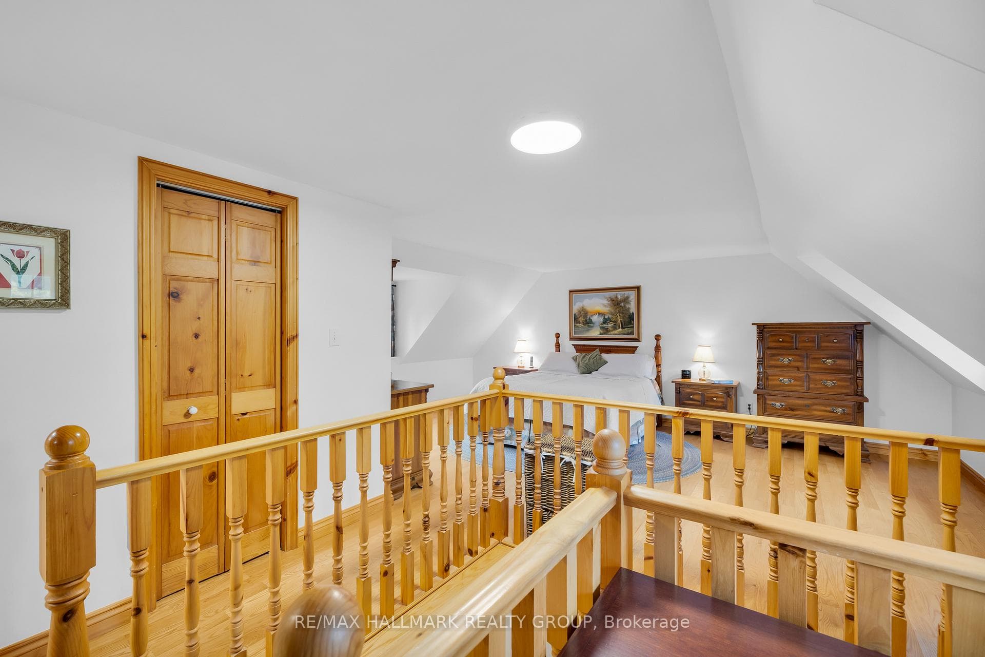 109 Crofters Grove photo 20