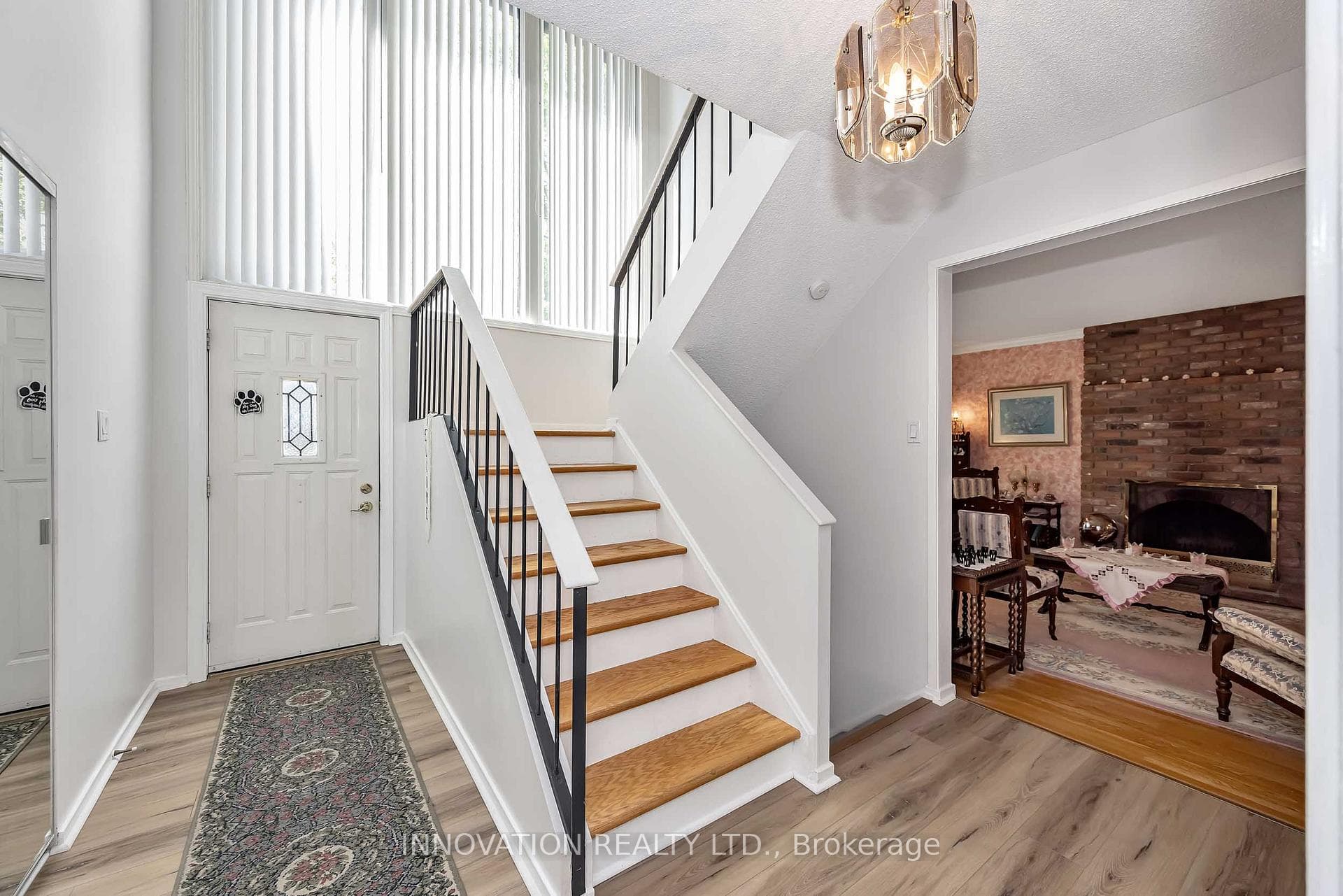 8 Sandwell Crescent photo 3