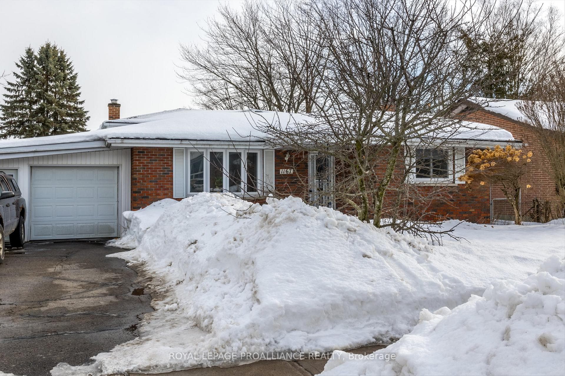 1167 Algonquin Boulevard photo 2