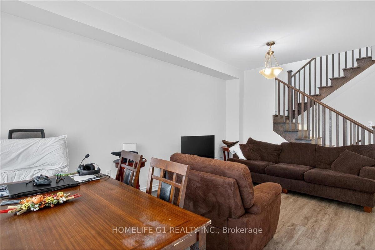 5 Dyer Crescent photo 15