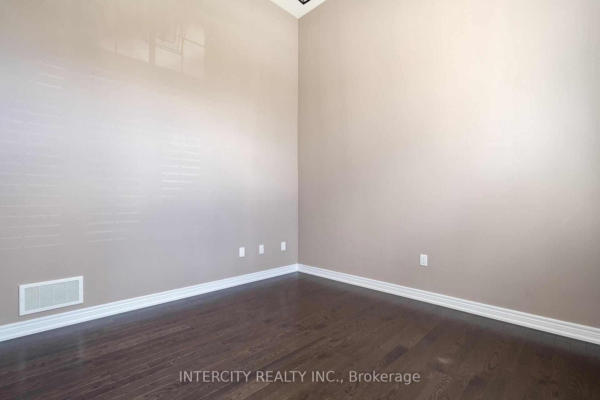 6 Flay Court photo 19