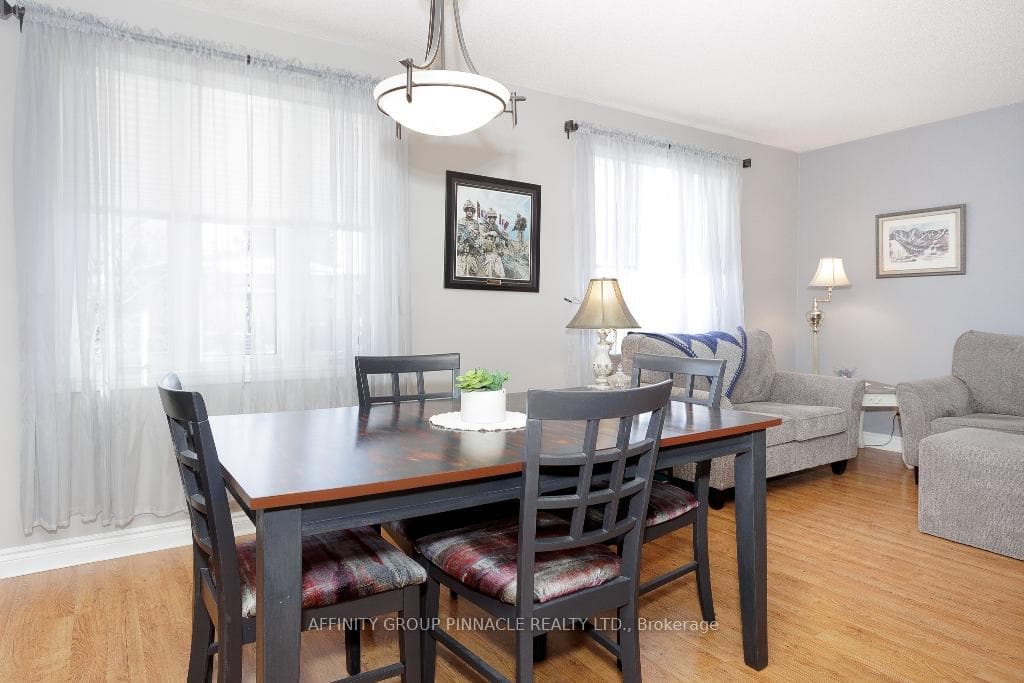 294 Mary Street photo 7